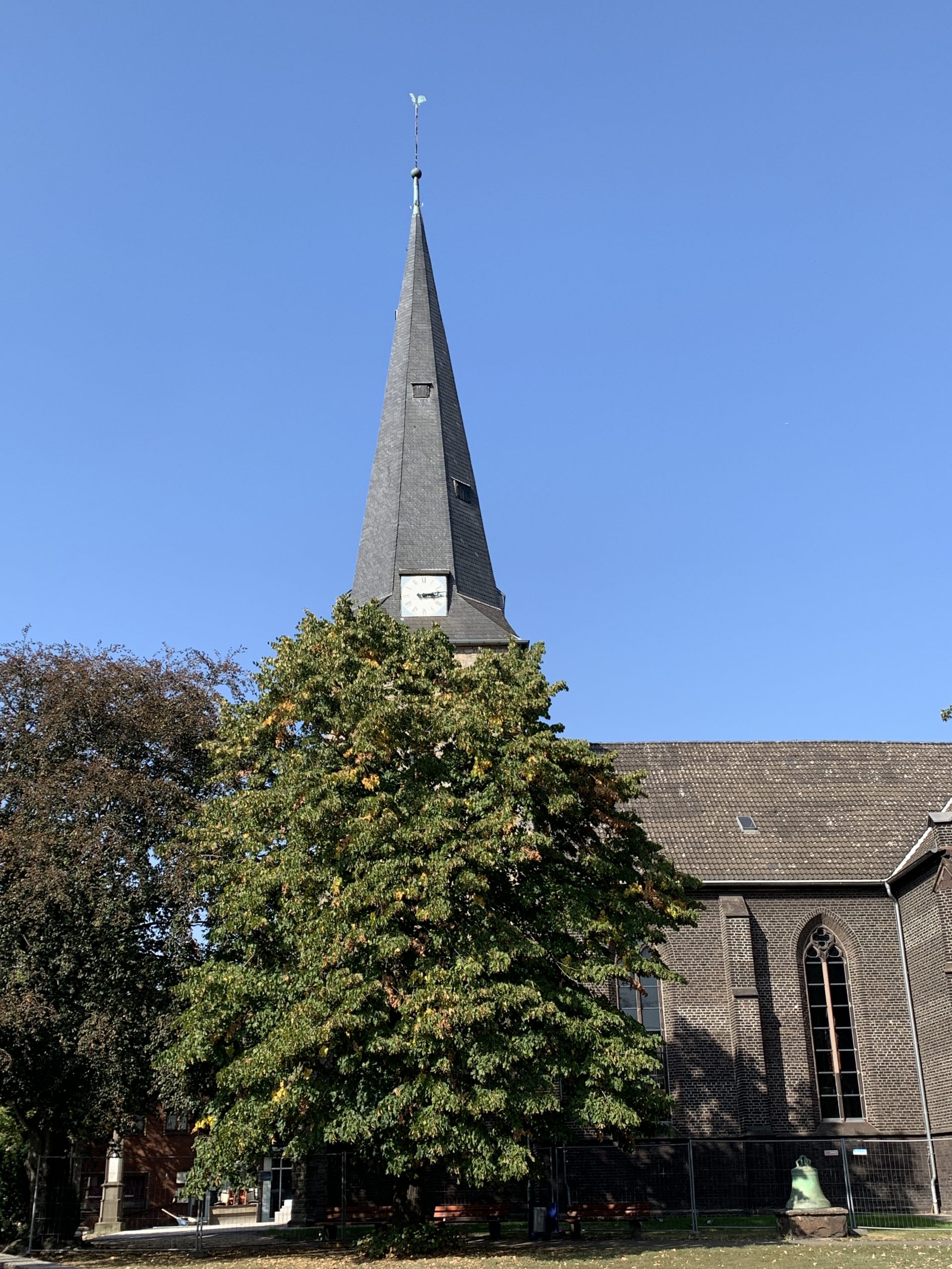 Eintragung eines denkmalgeschützten Gebäudes am Beispiel der Ev. Kirche Duisburg-Meiderich